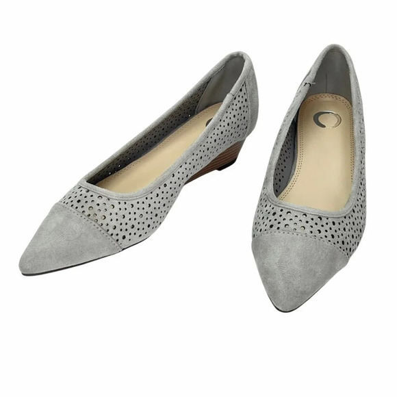 Journee Collection Finnola Grey Perforated Womens Wedge Pumps Size 8M - Picture 9 of 12